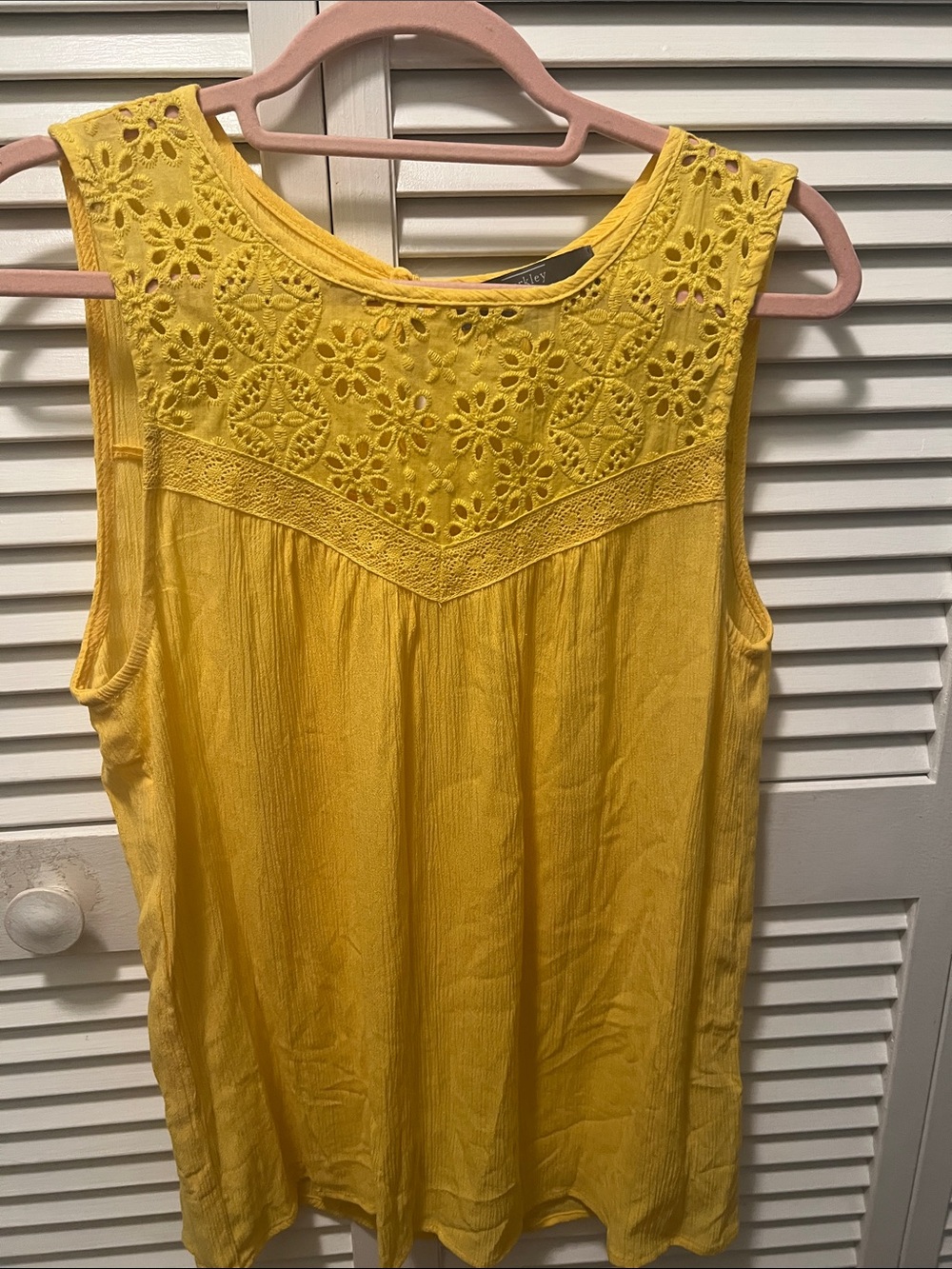 #1936* Sunshine Crochet Yoke Sleeveless Tank Top